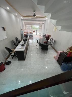 Cần tiền bán căn nhà đang kinh doanh buôn bán tại quận 2