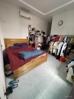 Cần tiền bán căn nhà đang kinh doanh buôn bán tại quận 2