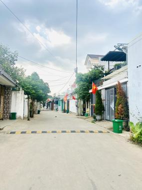 Bán nhà C4, KP 11. Tân Phong, 5,6x20m, sổ riêng, full thổ cư, hẻm ô tô, gần cây xăng 26