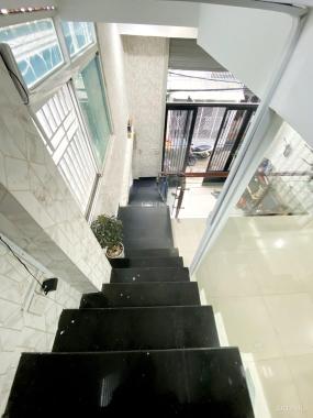 Nhà giá rẻ Tân Phú, hxh, ngang 5.3m, 3 tầng, chủ xây tâm huyết 0916853263