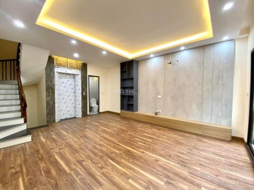 Bán nhà Lương Khánh Thiện, 42m2 x 6T - ô tô đỗ cửa - thang máy