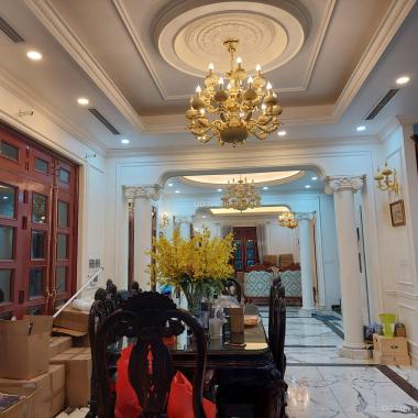 Bán nhà tòa bulding mặt phố Hai Bà Trưng, hàng hiếm, DT 565m2, 16T giá 500 tỷ