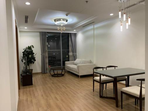 Hot cho thuê ngay căn hộ giá tốt 2 ngủ đủ đồ ở Vinhomes Nguyễn Chí Thanh, vào ở ngay. LH 0932438182