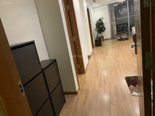 Hot cho thuê ngay căn hộ giá tốt 2 ngủ đủ đồ ở Vinhomes Nguyễn Chí Thanh, vào ở ngay. LH 0932438182