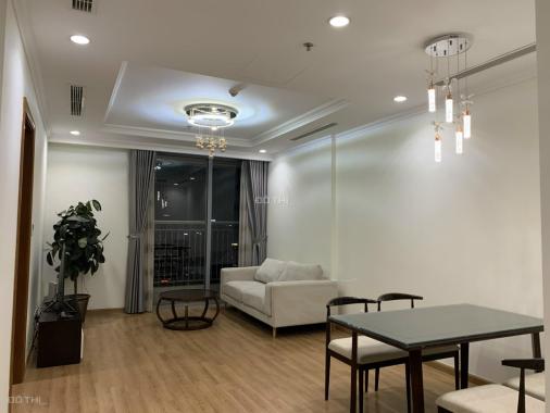 Hot cho thuê ngay căn hộ giá tốt 2 ngủ đủ đồ ở Vinhomes Nguyễn Chí Thanh, vào ở ngay. LH 0932438182