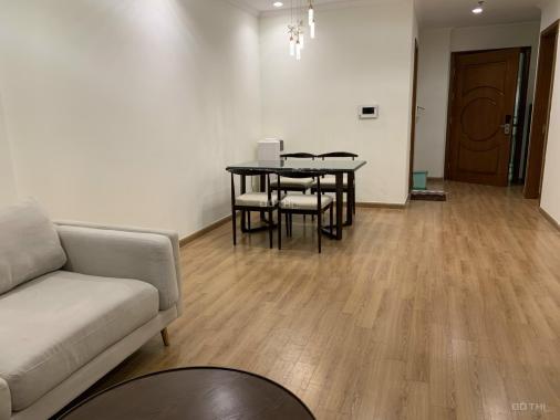 Hot cho thuê ngay căn hộ giá tốt 2 ngủ đủ đồ ở Vinhomes Nguyễn Chí Thanh, vào ở ngay. LH 0932438182