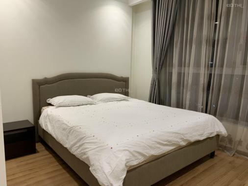 Hot cho thuê ngay căn hộ giá tốt 2 ngủ đủ đồ ở Vinhomes Nguyễn Chí Thanh, vào ở ngay. LH 0932438182