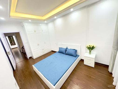 Bán nhà 28 ngõ 269 Thịnh Quang Thái Thịnh, ngõ ba gác, 40m ra ô tô DT: 44m2/5 tầng/6.3 tỷ