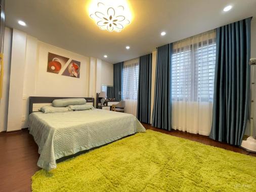 Bán nhà phố Hoàng Cầu, 5 tầng, mặt tiền rộng, ô tô tránh, kinh doanh giá 12.5 tỷ