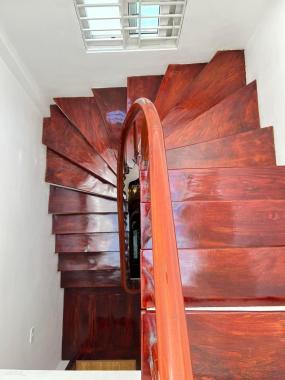 Bán nhà phố Hoàng Cầu, 5 tầng, mặt tiền rộng, ô tô tránh, kinh doanh giá 12.5 tỷ