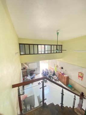 Mặt ngõ kinh doanh - ô tô tránh - đối diện học viện An Ninh. 2 mặt ngõ - thoáng trước sau