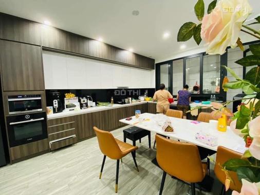 Bán nhà đẹp Tây Hồ 52m2x5T, 6 ngủ 5m ra phố ngõ thông hơn 5 tỷ