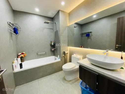 Bán nhà đẹp Tây Hồ 52m2x5T, 6 ngủ 5m ra phố ngõ thông hơn 5 tỷ