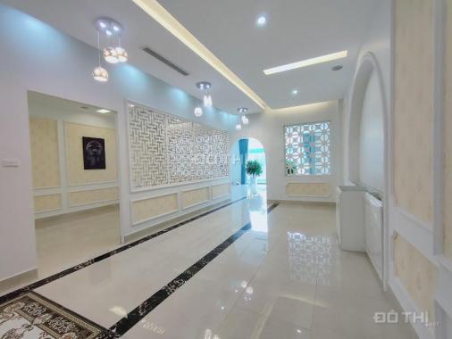 Bán siêu mẫu mặt phố Ngọc Thụy, 9 tầng, lô góc, hầm gara ô tô, nở hậu, gần nút giao đường 40m