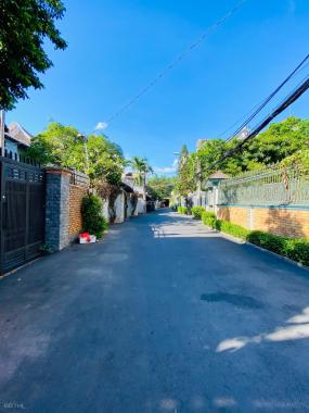 Bán CHDV Trần Não Q2, 160m2, 5 tầng, thu nhập 100tr giá 26 tỷ, có thang máy. 093134579