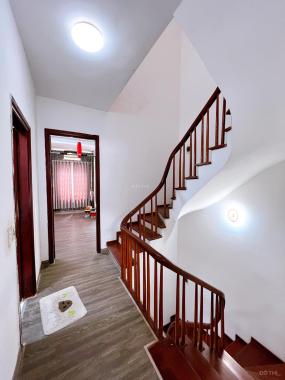 Bán nhà Dương Quảng Hàm quận Cầu Giấy 60m2x5T MT 5.8m gara phố hiếm nhà nhiều lộc nở hậu chỉ 11 tỷ