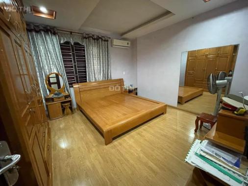 Bán nhà 5 tầng khu đường sông 3 cột 5 vị trí đẹp cách đường bao biển 100 m