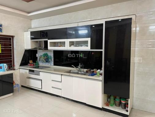 Bán nhà 5 tầng khu đường sông 3 cột 5 vị trí đẹp cách đường bao biển 100 m