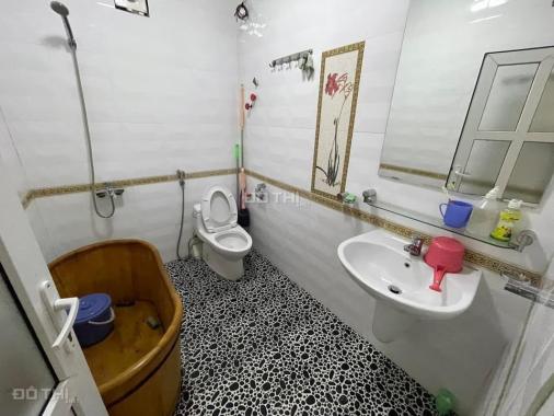 Bán nhà 5 tầng khu đường sông 3 cột 5 vị trí đẹp cách đường bao biển 100 m