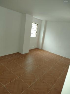 Bán gấp nhà vị trí đẹp, giá rẻ mặt phố Nguyễn Khoái kinh doanh 29m, 3 tầng, mặt tiền 2.6m, 1.19 tỷ