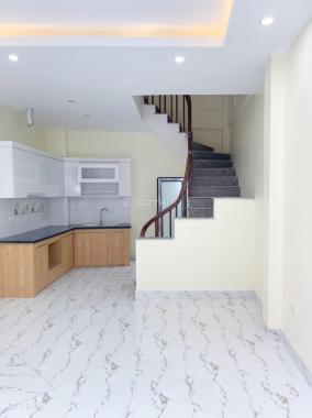 Cần bán gấp nhà ngõ 103 Cổ Nhuế 32m2, 5T, lô góc, ô tô, mặt ngõ kinh doanh sầm uất, 4.05 tỷ