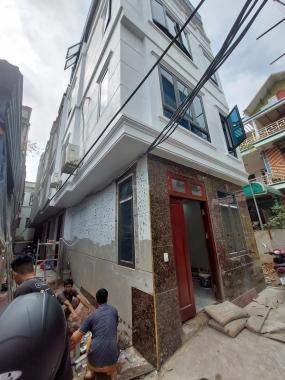 Chỉ 1.6 tỷ có ngay nhà Ninh Sơn Chúc Sơn dt 32m2 (4 tầng), ô tô lùi vào nhà, 100m ra QL6.