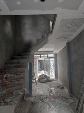 Chỉ 1.6 tỷ có ngay nhà Ninh Sơn Chúc Sơn dt 32m2 (4 tầng), ô tô lùi vào nhà, 100m ra QL6.
