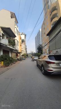 Bán nhà Ngọc Hồi Hoàng Mai 50m2 gara oto 2 mặt thoáng vĩnh viễn ngõ thông vườn hoa cạnh nhà 5.15tỷ