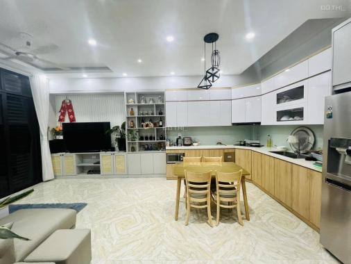 Bán nhà Nguyễn Du, Quận Hai Bà Trưng - 40m2 mt 4.3m - hiếm - ở luôn - gần hồ - nở hậu - chỉ 11.3 tỷ