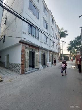 1.78 tỷ có ngay nhà 4 tầng, dt 31m2 mặt phố ô tô tránh, chỉ 10p ra bx Yên Nghĩa, Lh 0889633335.