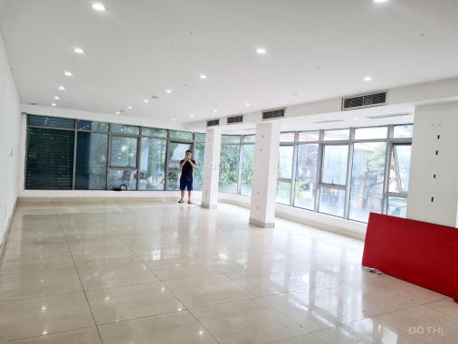 Cho thuê văn phòng 30, 50 và 100m2 tại 106 Hoàng Quốc Việt, nhà mới, giá rẻ