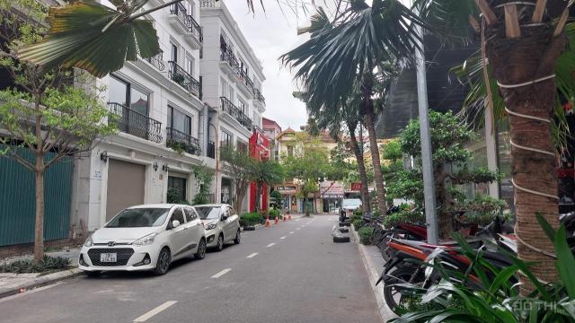 Nhà phố Nguyễn Sơn, VIP Quận Long Biên, 5 Tầng, Thang Máy, Vị trí Đắc Địa.