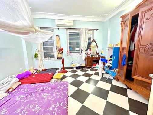 Nhà phố Phan Kế Bính, quận Ba Đình, 42m2, mặt tiền 4.5m, 5 tầng 6 phòng ngủ, nhỉnh 4 tỷ