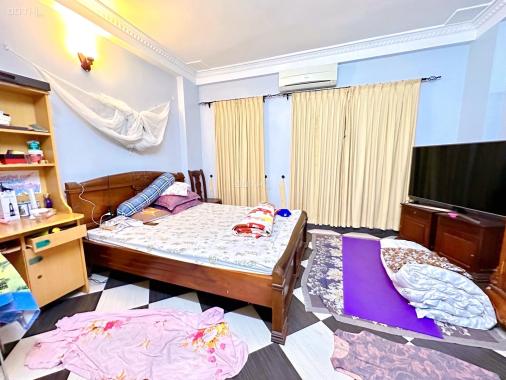 Nhà phố Phan Kế Bính, quận Ba Đình, 42m2, mặt tiền 4.5m, 5 tầng 6 phòng ngủ, nhỉnh 4 tỷ