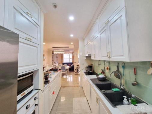 Bán căn hộ tòa L5 Ciputra , 154m2, 3 phòng ngủ đủ đồ