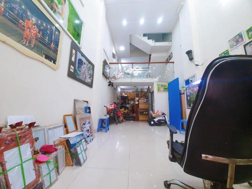Bán nhà tại 44 Trần Thái Tông  Cầu Giấy 38m2 dân xây đẹp ngõ thông kinh doanh 5 tỷ 4