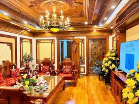 Bán nhà lô góc Hoàng Cầu, Đống Đa, 105m2, 5 tầng, MT 18m, giá chỉ 36 tỷ.
