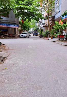 HIẾM! Bán nhà Dọc Bún, Văn Khê ô tô tránh, vỉa hè, KD 50m, 6.2 tỷ