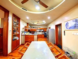 Siêu Hiếm! Phố Vip Vạn Phúc, 70m2, 5 tầng, MT 15m, 26 tỷ, lô góc, vỉa hè rộng.