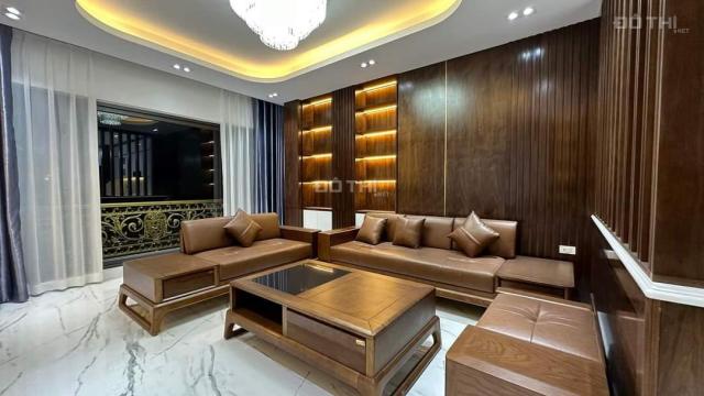 Bán nhà Phố Nguyễn Khánh Toàn, phân lô, gara 2 ô tô, ô tô tránh, kinh doanh, 65m2 giá 11 Tỷ