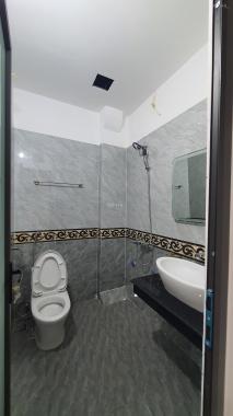 Cần bán nhà ngõ 216 Đê La Thành, Xã Đàn DT 38m2x5 tầng, 6PN ngõ rộng, gần phố giá 5,4 tỷ