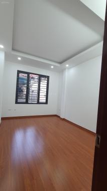 Cần bán nhà ngõ 216 Đê La Thành, Xã Đàn DT 38m2x5 tầng, 6PN ngõ rộng, gần phố giá 5,4 tỷ