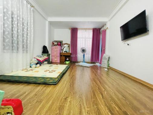 Trần Đại Nghĩa, Hai Bà Trưng, nhà mới ở ngay, cách 1 nhà ra phố, lô góc, oto, 45m2, giá chỉ 4 tỉ 8