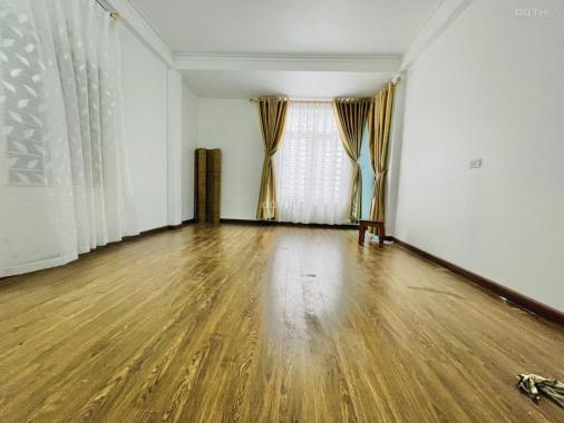 Trần Đại Nghĩa, Hai Bà Trưng, nhà mới ở ngay, cách 1 nhà ra phố, lô góc, oto, 45m2, giá chỉ 4 tỉ 8