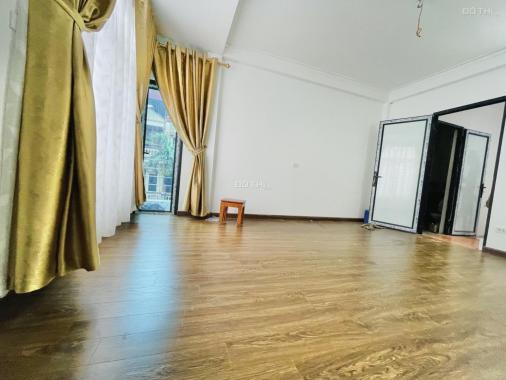 Trần Đại Nghĩa, Hai Bà Trưng, nhà mới ở ngay, cách 1 nhà ra phố, lô góc, oto, 45m2, giá chỉ 4 tỉ 8