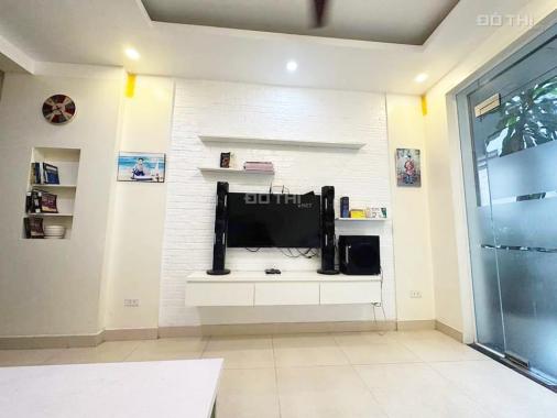 Nhà 3 tầng, 2 mặt thoáng, ô tô đỗ cửa, Bà triệu, 50m2, 5.85 tỷ Hà Đông