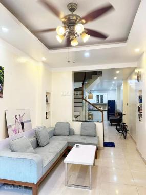 Nhà 3 tầng, 2 mặt thoáng, ô tô đỗ cửa, Bà triệu, 50m2, 5.85 tỷ Hà Đông