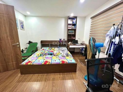 Bán nhà phố Mạc Thái Tông, Cầu Giấy, phân lô ô tô tránh, vỉa hè, DT50m2, MT 5m.