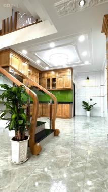 Chạy thận bán gấp nhà quận 2 1T 3L DTSD 400m2