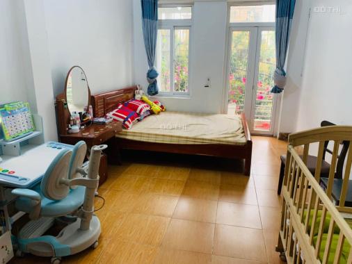 Nhà 3T lô góc 3 mặt thoáng, ngõ thông, DT55m2, 3.75tỷ Thanh Trì